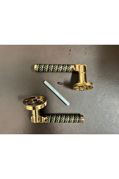 HOMDEP Zamak LUXURY Embroidered Badge Door Handle - 1 Set