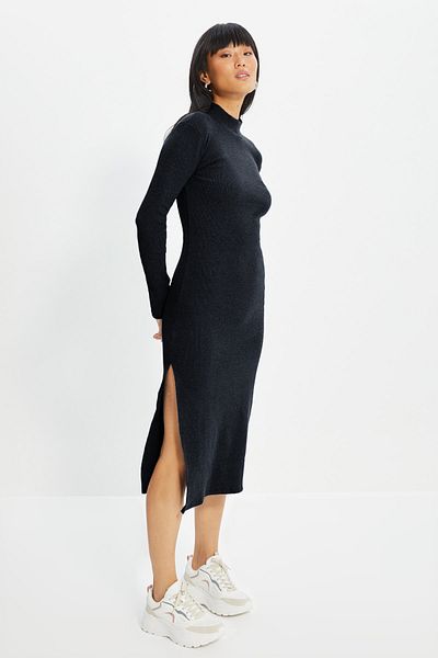 Trendyol Collection Pružné žebrované midi pletené šaty – výstřih, rozparek, Indigo TWOAW21EL0135