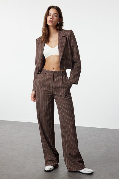 Trendyol Collection Magas derekú, széles szárú csíkos Mink nadrág - TWOSS22PL0100