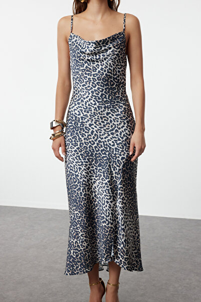 Trendyol Collection Barna-többszínű leopárdmintás bélelt szatén estélyi ruha TPRSS19BB0058