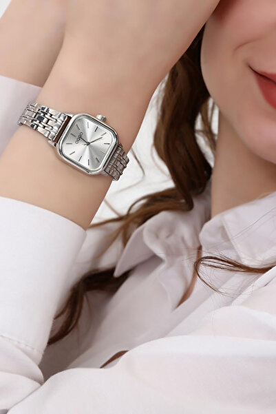 OQQO ساعة ميليان النسائية بسوار فضي