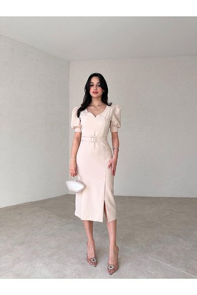 MAMMY Cream Colored Midi Dress - Belted Model