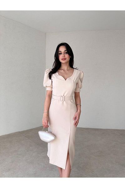 MAMMY Cream Colored Midi Dress - Belted Model