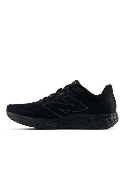 New Balance M680