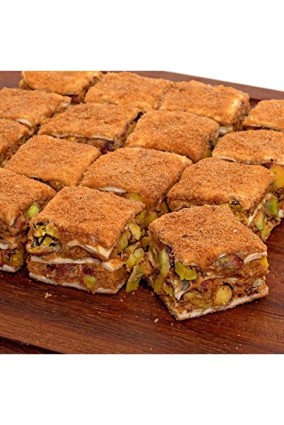 HALUK ÇEREZ 500 gr %100 Doğal El Yapımı Ikramlık Lotus Bisküvili Bol Fıstıklı Baklava Lokum