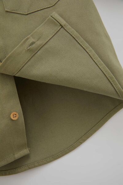 DeFacto Koszula z długim rękawem i kapturem dla chłopca w stylu gabardyny z nadrukiem górskim A8270A523Au