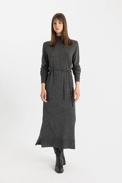 DeFacto Basic-Strick-Maxikleid mit halbem Rollkragen – lange Ärmel, gerader Schlitz A9807ax24wn