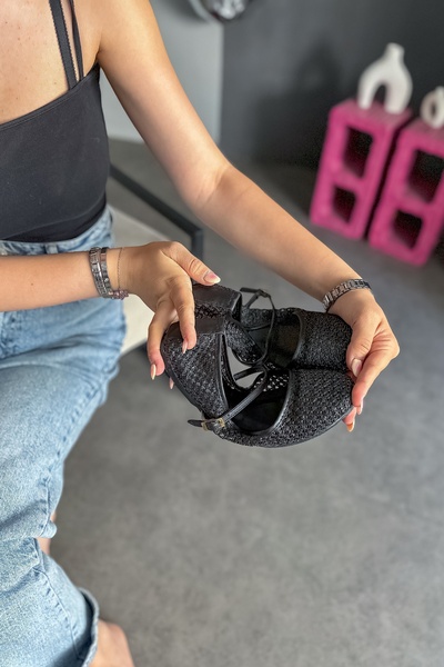 SHOEBELLAS Irıs Siyah File Detaylı Kadın Babet
