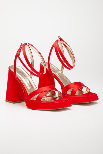 LİLLA Kadın Köşeli Platform Yüksek Kalın Topuklu Ayakkabı