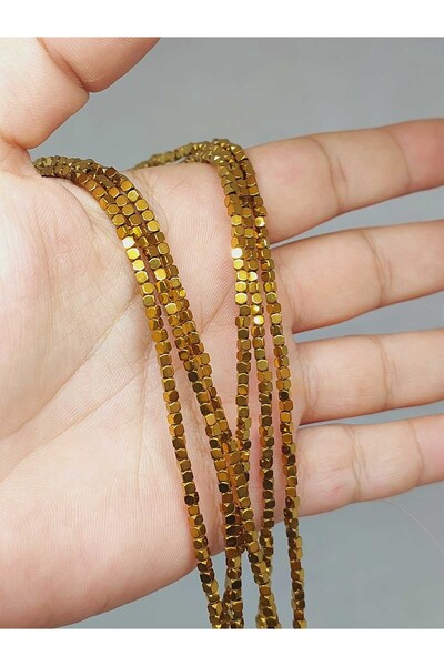 Yasamtohumu ربع ديزي (يبلغ طوله 9 سم!) حجر الهيماتيت على شكل مكعب 2 مم (52438)