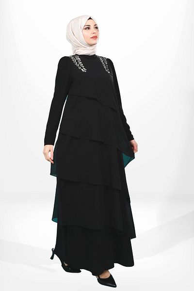 Beyza Μαύρο Φόρεμα Hijab - Λεπτομέρεια από πέτρα στους ώμους και βολάν 5589
