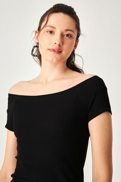 Kallisto حذاء أسود ذو ياقة قميص قصير