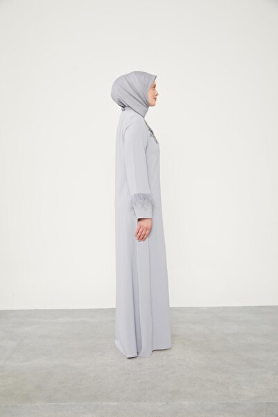 Levidor Gray Stone Embroidered Feather Detailed Ferace