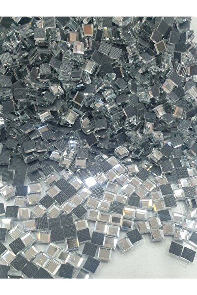 CRYSTALSHOP Piatra adeziva cu fier de calcat - forma patrata 5x5mm (50 GRAM - 650 BUC.)