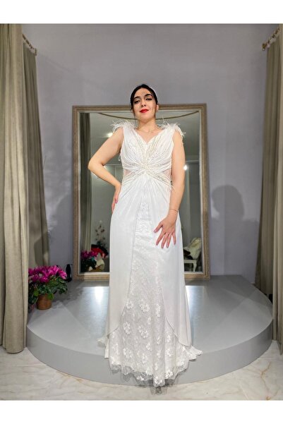 Abiye's Beyaz Uzun Dantelli Tüylü Abiye  Elbise