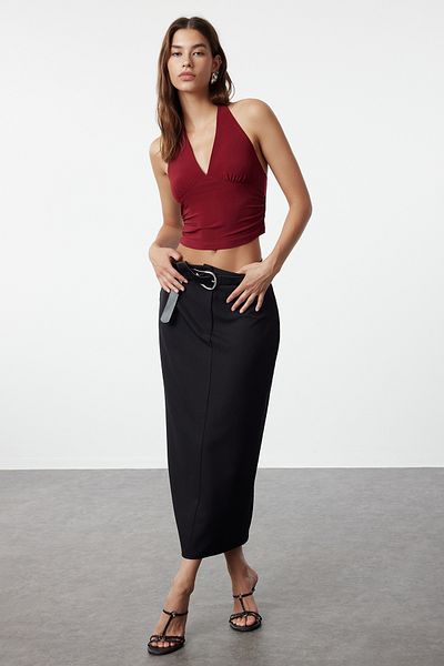 Trendyol Collection Stretch-Strickbluse mit Neckholder in Burgunderrot TWOSS24BZ00061