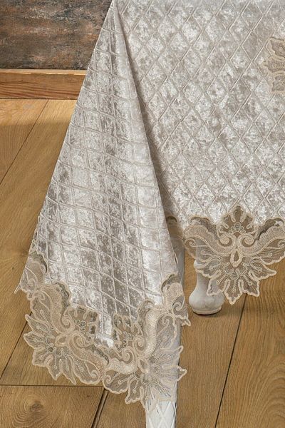 Evlen Home Collection Set Fata de Masa de Lux din Catifea Dantela Dantela 26 Piese Arya Cappuccino