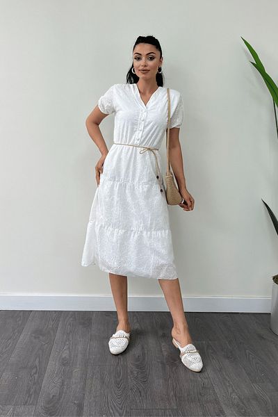 giyimmasalı Rochie Mini Albă - Țesătură Scallop, Detaliu Nasturi