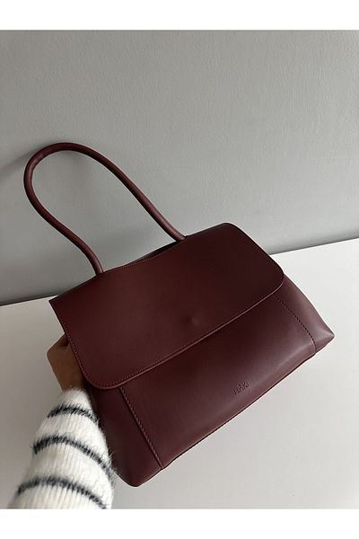 Boutiquehaki Daphne Shoulder and Crossbody Bag