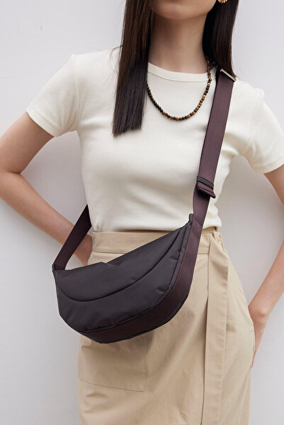 Manuka Lexa Metal Buckle Crossbody Bag - Brown