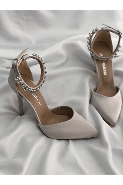 TOBAİ Rahat Taşlı Stiletto Bej Saten Topuklu Ayakkabı
