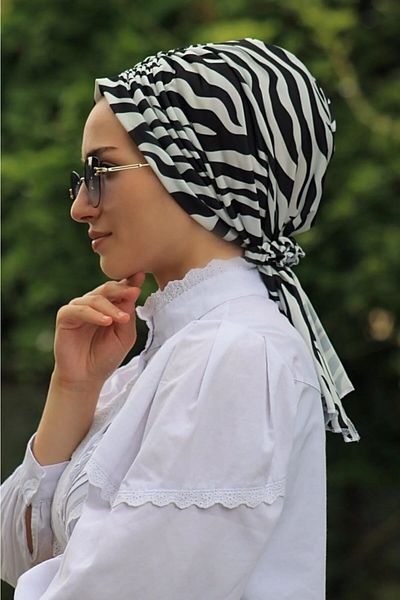 tessetür Bone diyarı Zebra Patterned Buckle Bonnet