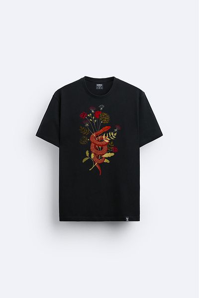 Darkia Black Relaxed Fit Snake Printed Crew Neck T-shirt