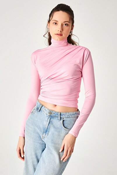 Kallisto بلوزة من مادة البولي أميد الوردية ذات الياقة العالية