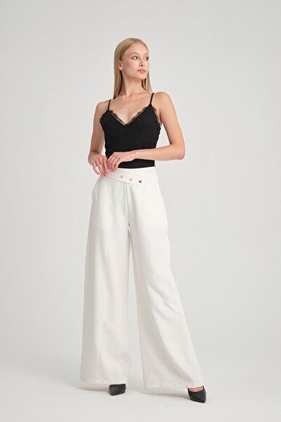 Kallisto Siyah Askılı Dantelli Bodysuit