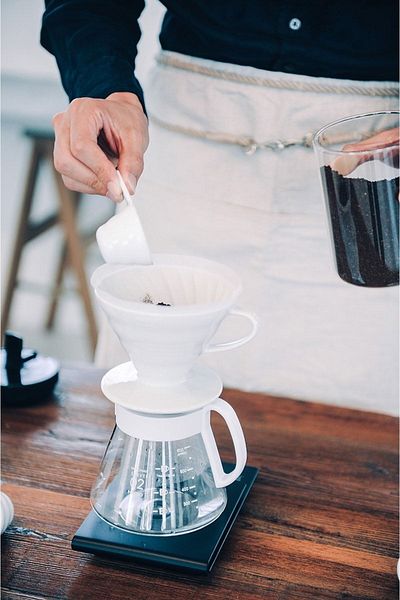 Hario V60 02 Ceramic Coffee Brewing Set