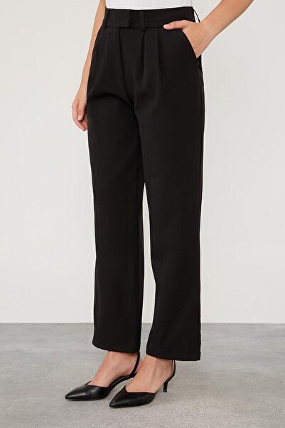 Levidor Black Pleat Detailed Fabric Trousers