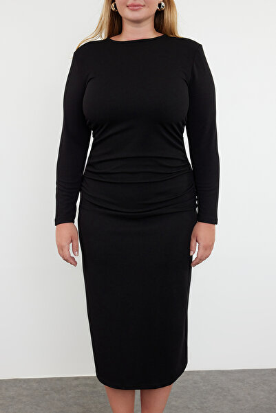 Trendyol Curve Μαύρο φόρεμα λεπτομέρεια με σούρες Shift πλεκτό μεγάλου μεγέθους TBBAW25AH00032