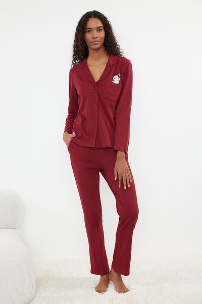 Trendyol Collection Pinguin-bedrucktes weinrotes Strick-Pyjama-Set – 100 % Baumwolle THMAW23PT00151