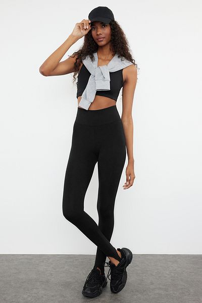 Trendyol Collection Schwarze, gebürstete, weiche Stoff-Fuzzo-Yoga-Strick-Sportstrumpfhose in voller Länge THMAW25TY00009