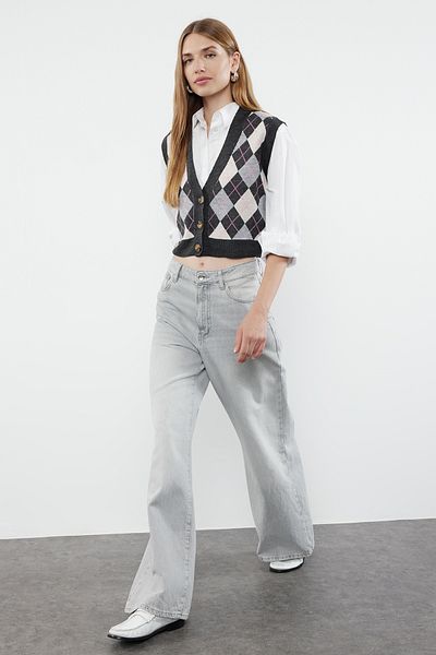 Trendyol Collection V-nyakú antracit kötöttáru mellény - TWOAW22BZ0047
