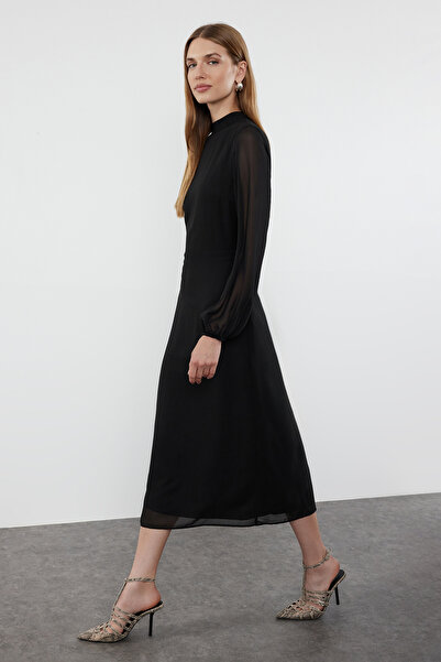 Trendyol Collection Černé midi šifonové šaty - A-Line, zadní detail a podšívka, zimní Twoaw25El00172