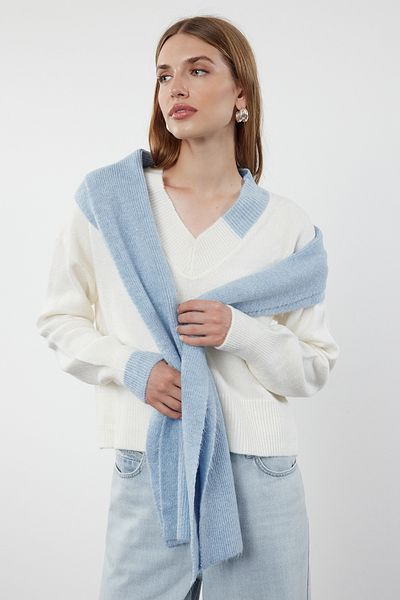 Trendyol Collection Weich strukturierter Ecru-Strickpullover – Schal, TWOAW25KZ00205