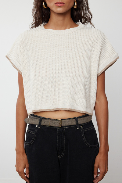 Trendyol Collection More Sustainable Stone Color Wide Fit Crop Knitwear Sweater - Crew Neck Twoaw25Sv00004