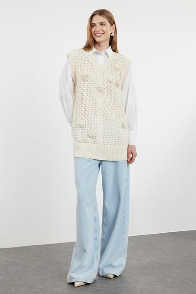 Trendyol Modest Strickpullover mit durchbrochenem Blumenmuster - TCTAW25UV00001