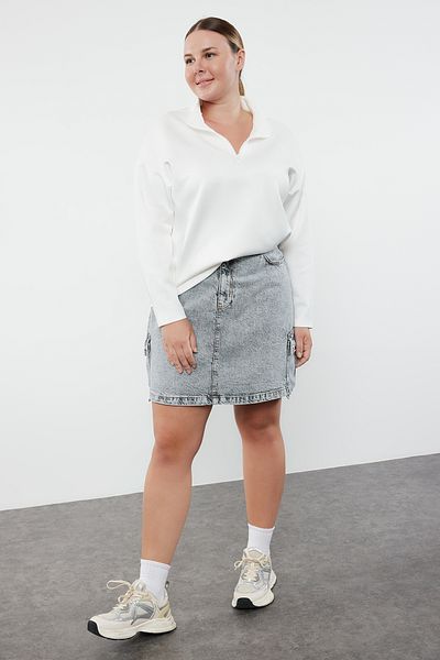 Trendyol Curve Bluza z dzianiny w kolorze ecru, duży rozmiar, ze stójką, szeroki krój TBBSS24AO00000