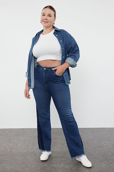 Trendyol Curve Blaue Jeans mit spanischem Bein und hoher Taille in großen Größen
