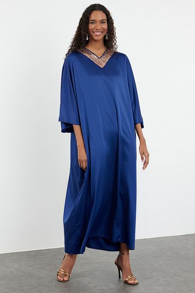 Trendyol Modest Satinblauer Abendkleid-Kaftan mit Pailletten - TCTSS24DB00073