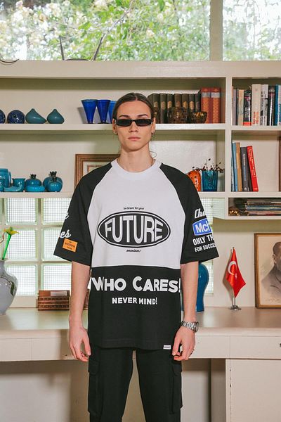 Machinist Men's Future Printed Cotton Oversize White-black T-Shirt