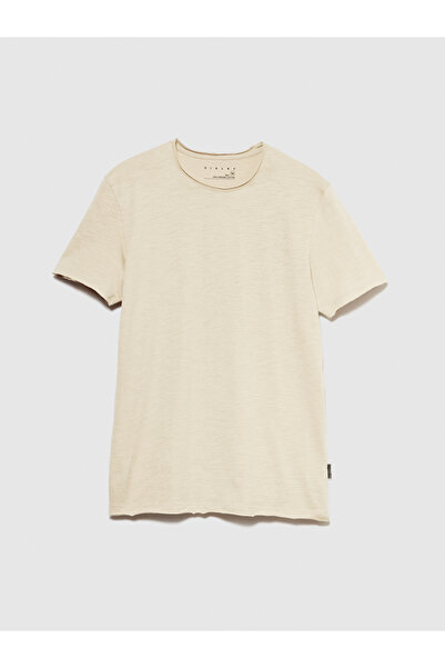 Sisley Ανδρικό μπεζ μπλουζάκι από 100% βαμβάκι με λεπτή εφαρμογή