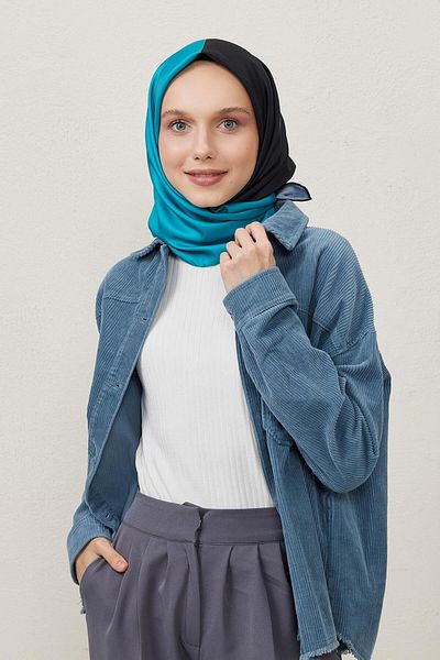 Qef Black and Leaf Colored Scarf