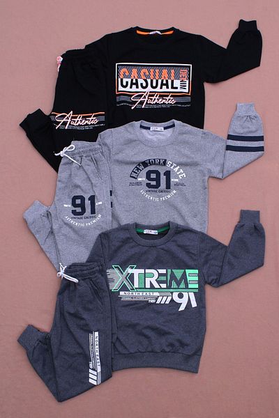 YA KO KİDS 3-częściowy casualowy denim-Nyc 91-X North East Printed chłopięcy dres z okrągłym dekoltem w kolorze czarno-szarym-dymnym