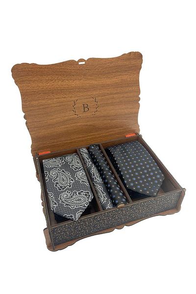 Brianze Premium Set of 2 Wooden Boxed Tie Handkerchiefs