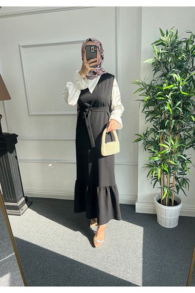 Nisa Nalbantoğlu Μαύρο κρεπ Hijab Gilet