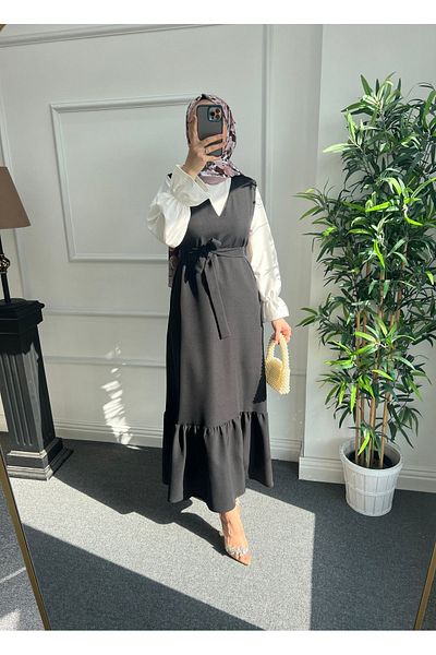 Nisa Nalbantoğlu Μαύρο κρεπ Hijab Gilet