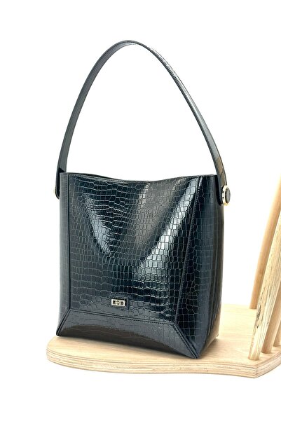 VICTORIA SHINE تمساح جلد أسود موديل 3081 - حقيبة كتف كبيرة الحجم مع ملحقات أزرار